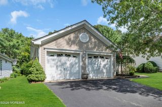 23 Summerwinds Drive, Lakewood, NJ 08701