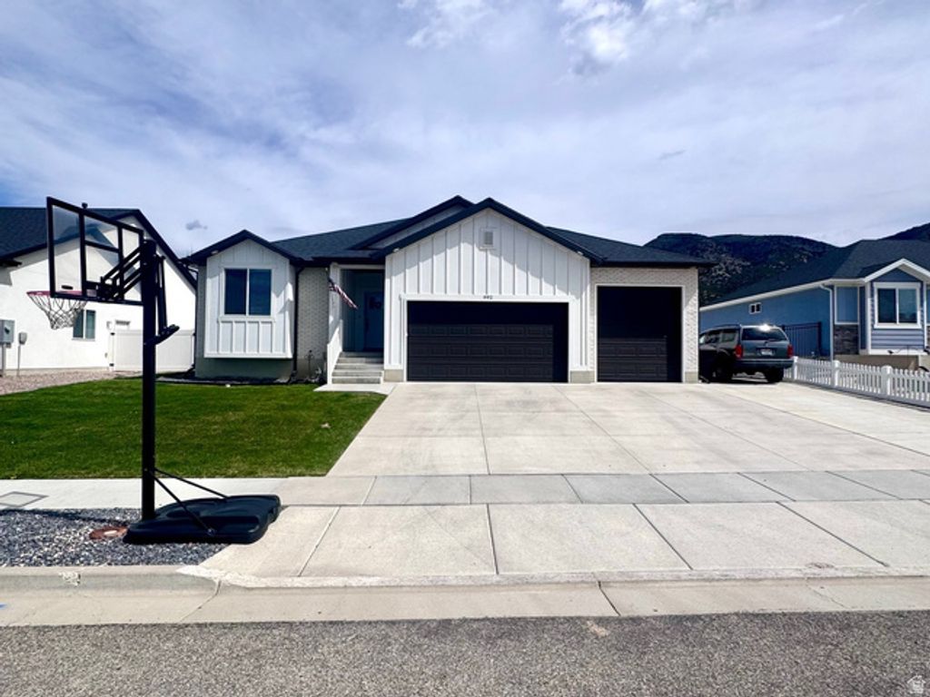 Image 1 of property listing at 992 N 600 E, Morgan, UT 84050