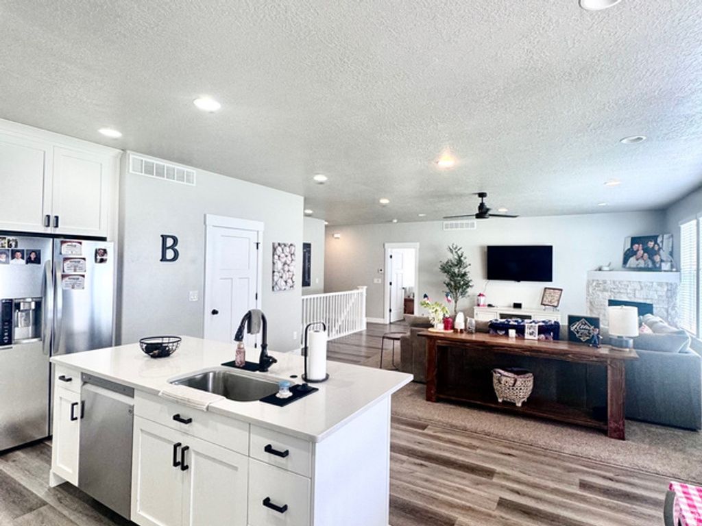 Image 17 of property listing at 992 N 600 E, Morgan, UT 84050
