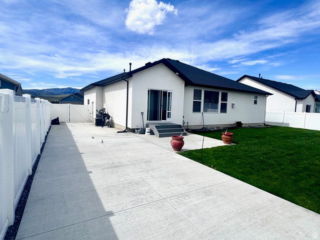Image 5 of property listing at 992 N 600 E, Morgan, UT 84050