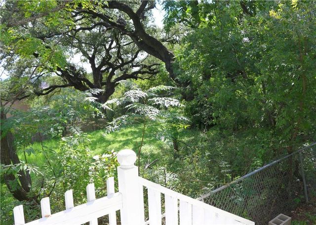 1166 Ridgeway DR, Austin, TX 78702
