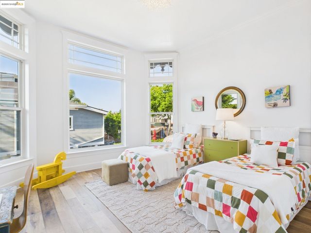 2602 Adeline St, Oakland, CA 94607