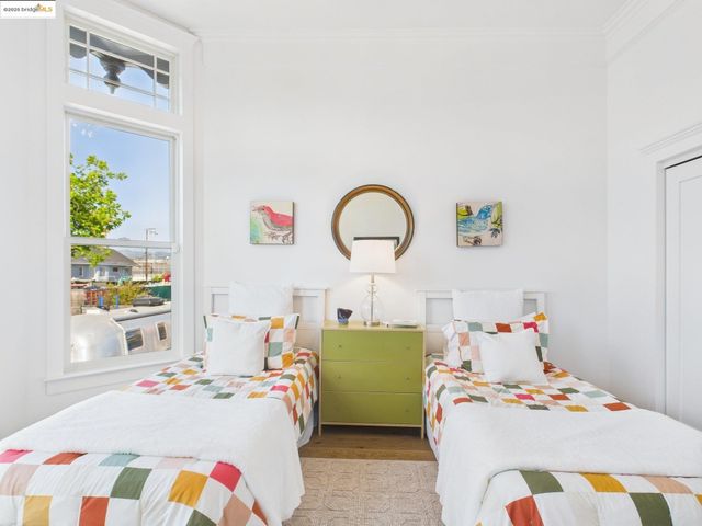 2602 Adeline St, Oakland, CA 94607