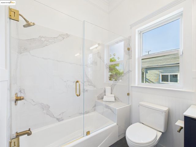 2602 Adeline St, Oakland, CA 94607