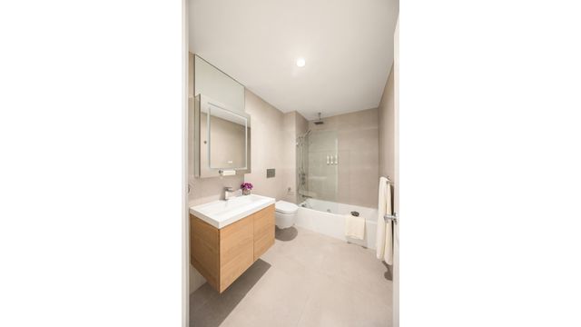 76 W 105TH Street PH, New York City, NY 10025