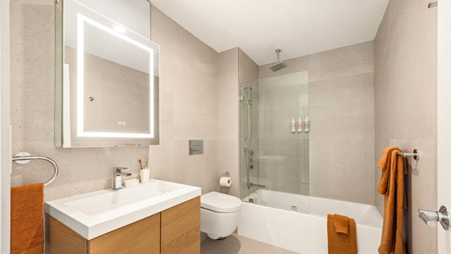 76 W 105TH Street PH, New York City, NY 10025