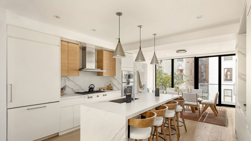 76 W 105TH Street PH, New York City, NY 10025