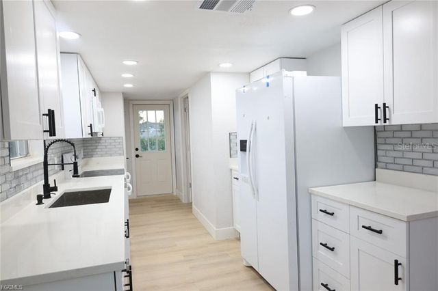 3906 28TH STREET SW, Lehigh Acres, FL 33976