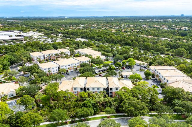 1208 E Myrtlewood Cir Circle E, Palm Beach Gardens, FL 33418