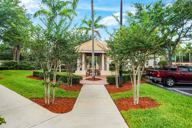 1208 E Myrtlewood Cir Circle E, Palm Beach Gardens, FL 33418