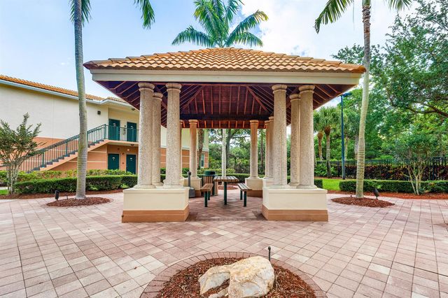 1208 E Myrtlewood Cir Circle E, Palm Beach Gardens, FL 33418