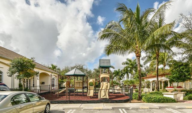 1208 E Myrtlewood Cir Circle E, Palm Beach Gardens, FL 33418