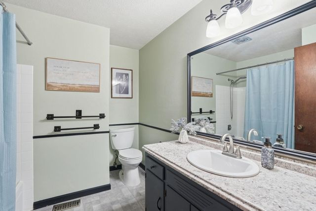 10215 N Woodridge Dr, Spokane, WA 99208