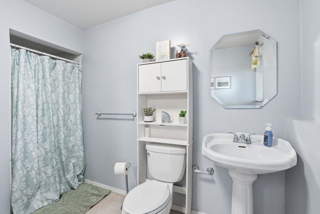 10215 N Woodridge Dr, Spokane, WA 99208