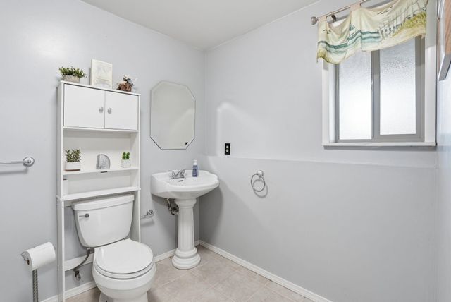 10215 N Woodridge Dr, Spokane, WA 99208