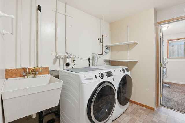 10215 N Woodridge Dr, Spokane, WA 99208