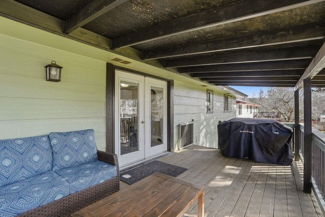 10215 N Woodridge Dr, Spokane, WA 99208