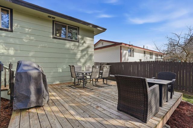 10215 N Woodridge Dr, Spokane, WA 99208