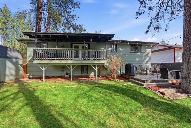 10215 N Woodridge Dr, Spokane, WA 99208