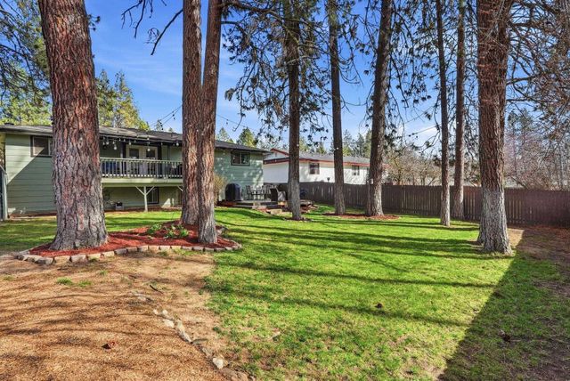 10215 N Woodridge Dr, Spokane, WA 99208