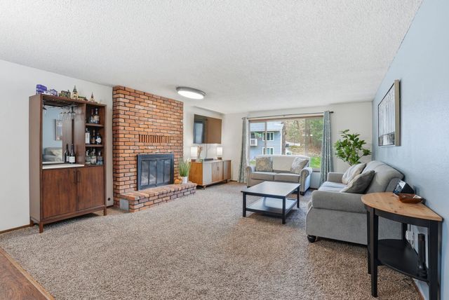 10215 N Woodridge Dr, Spokane, WA 99208