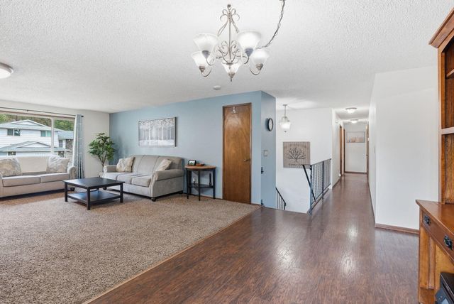 10215 N Woodridge Dr, Spokane, WA 99208