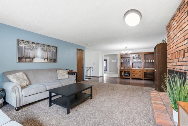 10215 N Woodridge Dr, Spokane, WA 99208