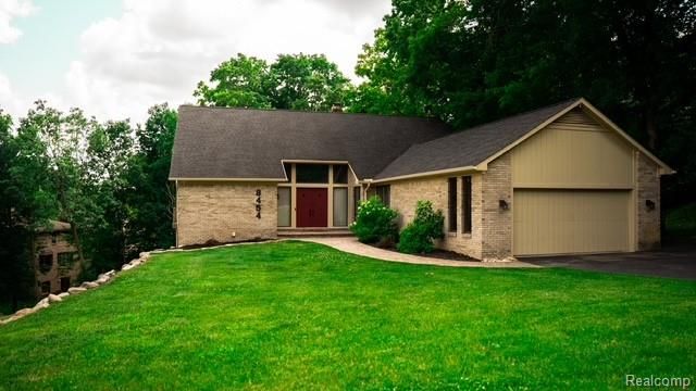 8454 Fawn Valley Drive, Independence Charter Township, MI 48348