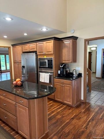 8454 Fawn Valley Drive, Independence Charter Township, MI 48348
