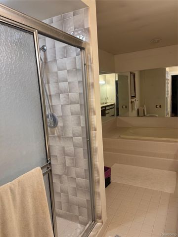 8454 Fawn Valley Drive, Independence Charter Township, MI 48348