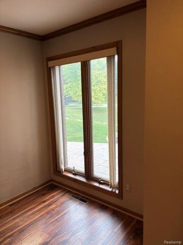 8454 Fawn Valley Drive, Independence Charter Township, MI 48348