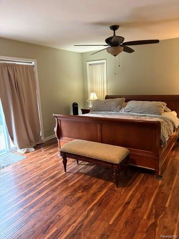 8454 Fawn Valley Drive, Independence Charter Township, MI 48348