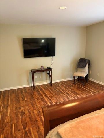 8454 Fawn Valley Drive, Independence Charter Township, MI 48348