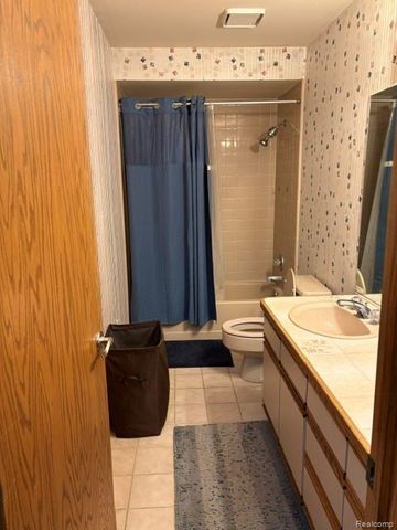 8454 Fawn Valley Drive, Independence Charter Township, MI 48348