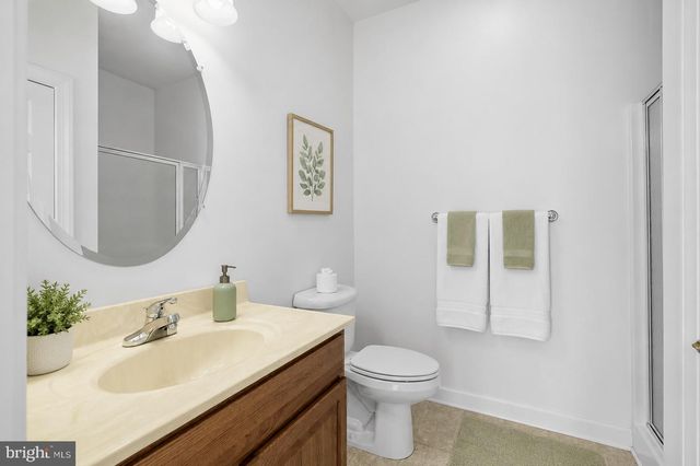 2 DERR LN, Middletown, MD 21769