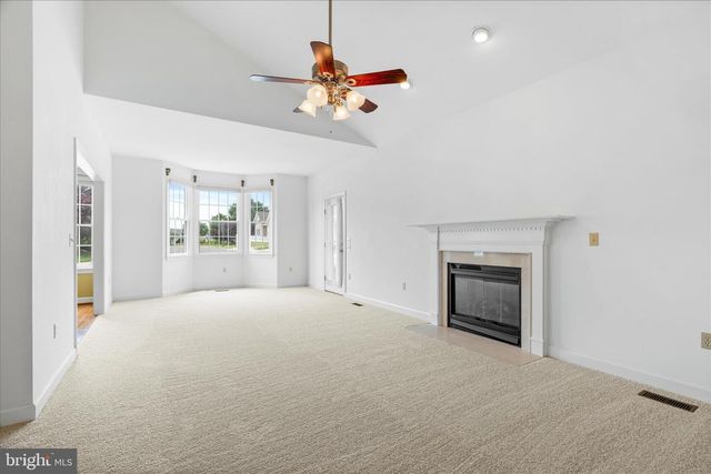 2 DERR LN, Middletown, MD 21769
