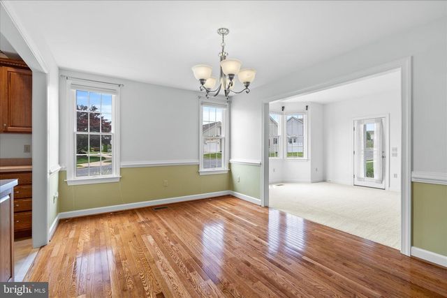 2 DERR LN, Middletown, MD 21769