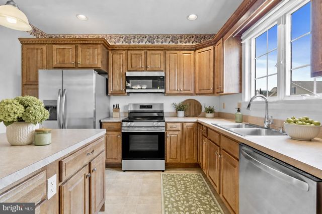 2 DERR LN, Middletown, MD 21769
