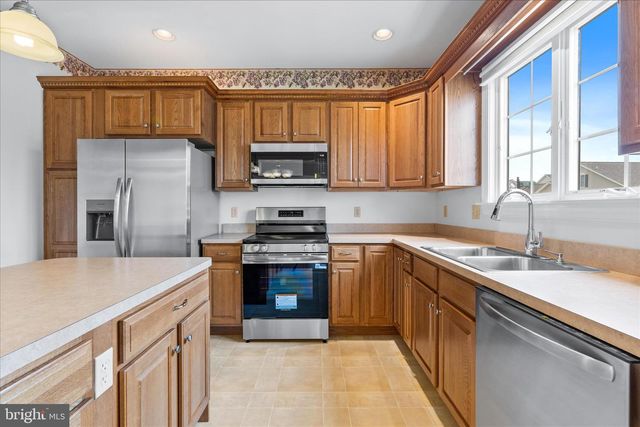 2 DERR LN, Middletown, MD 21769