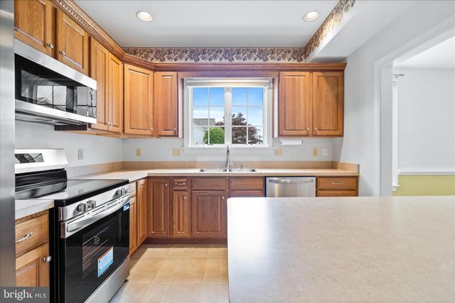 2 DERR LN, Middletown, MD 21769