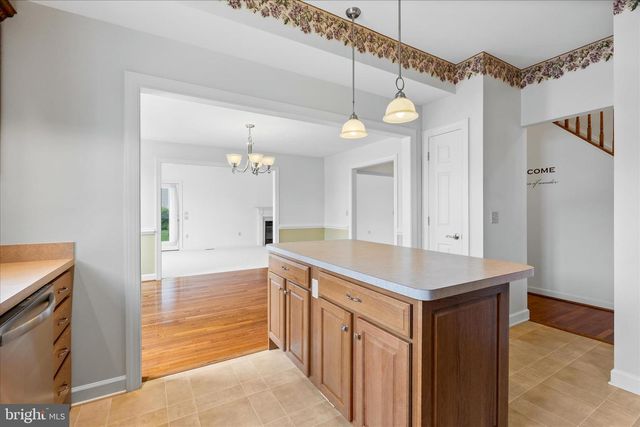 2 DERR LN, Middletown, MD 21769