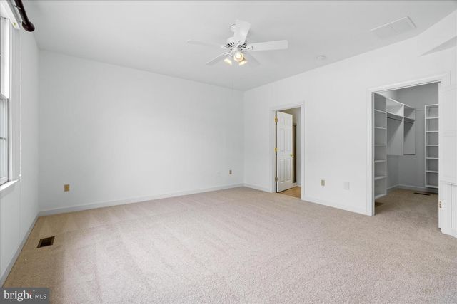 2 DERR LN, Middletown, MD 21769