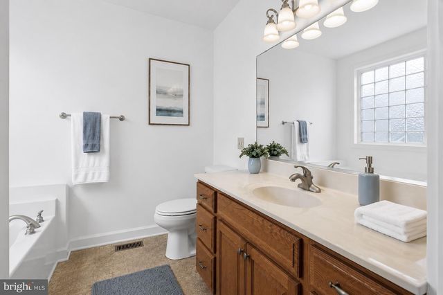 2 DERR LN, Middletown, MD 21769