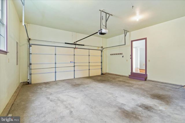 2 DERR LN, Middletown, MD 21769
