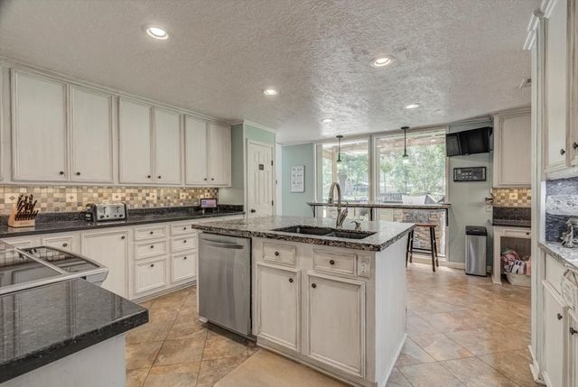 22 Winged Foot Drive, Conroe, TX 77304