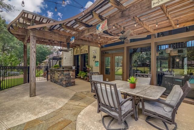 22 Winged Foot Drive, Conroe, TX 77304