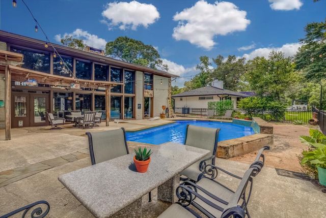 22 Winged Foot Drive, Conroe, TX 77304