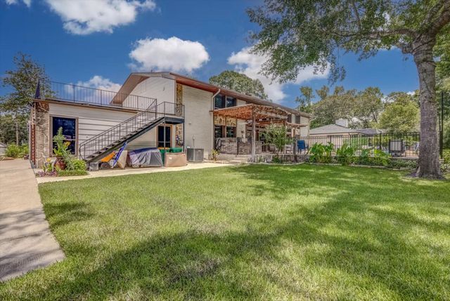 22 Winged Foot Drive, Conroe, TX 77304