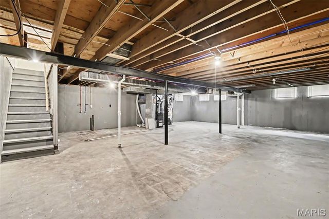 10234 Cedarhurst Drive, St Louis, MO 63136