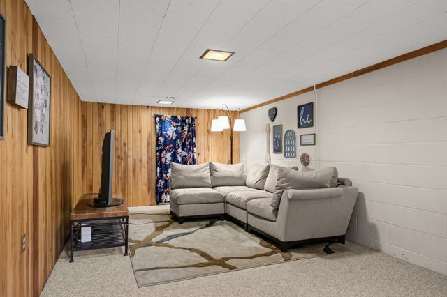 1304 Hall Avenue, West Saint Paul, MN 55118